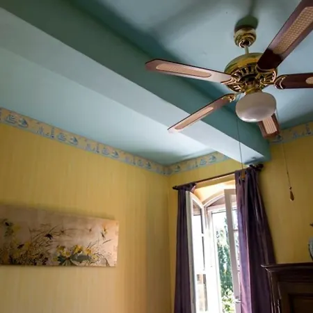 Bed & Breakfast La Folie Mas Provencal Climatise Avec Piscine Arles
